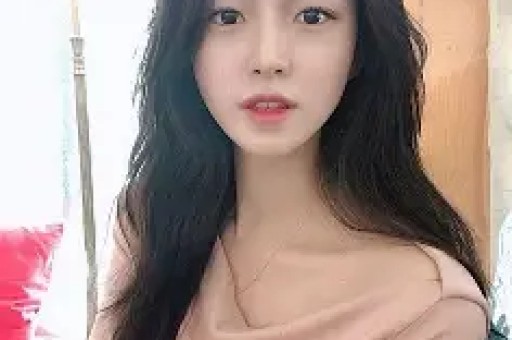 没想到出轨传闻线个月后许凯竟走上了另一条上坡路